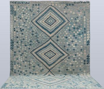 Rug, Kelim, classic design, 348 x 245 cm.