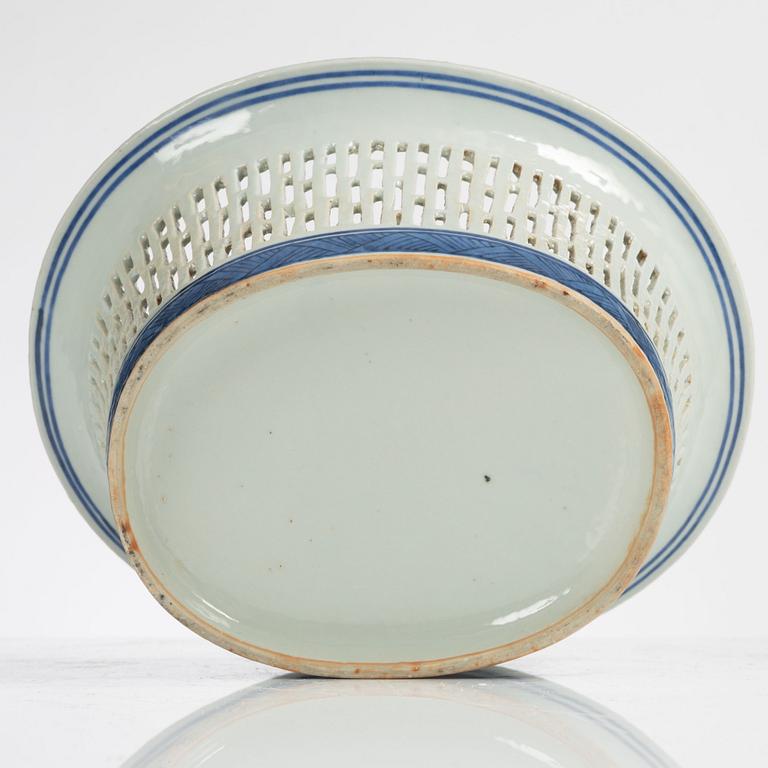 Gallerskål, porslin, Kina, Qingdynastin, 1800-tal.