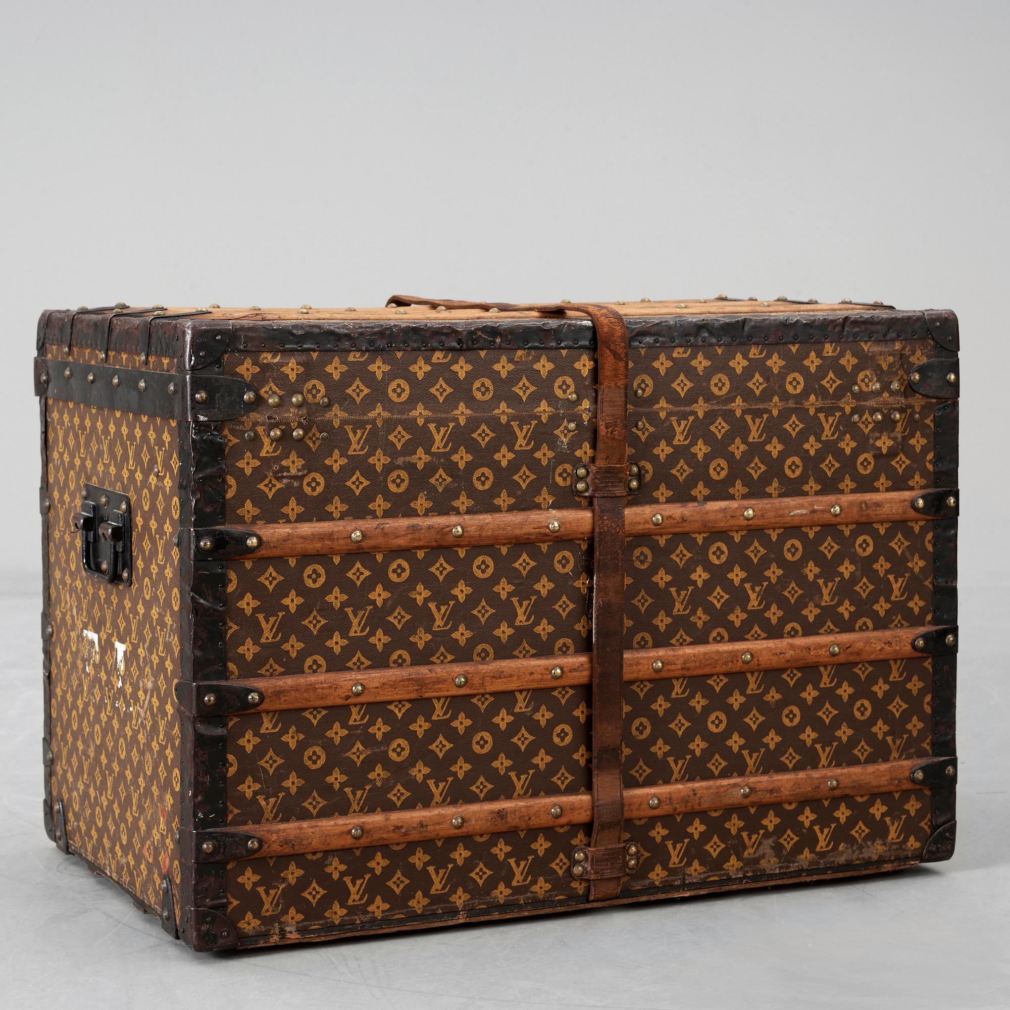 LOUIS VUITTON, koffert, omkring sekelskiftet 1900.