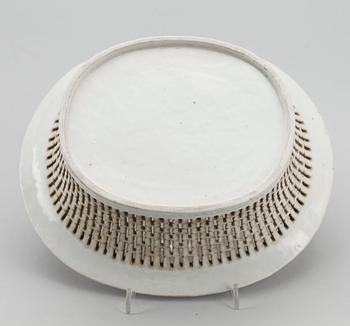 GALLERSKÅL, porslin, Kina, 1700-tal.