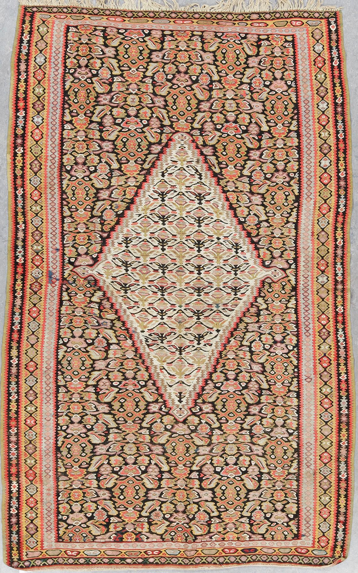 MATTA, semiantik/old Senneh kelim, ca 193 x 121,5 cm.