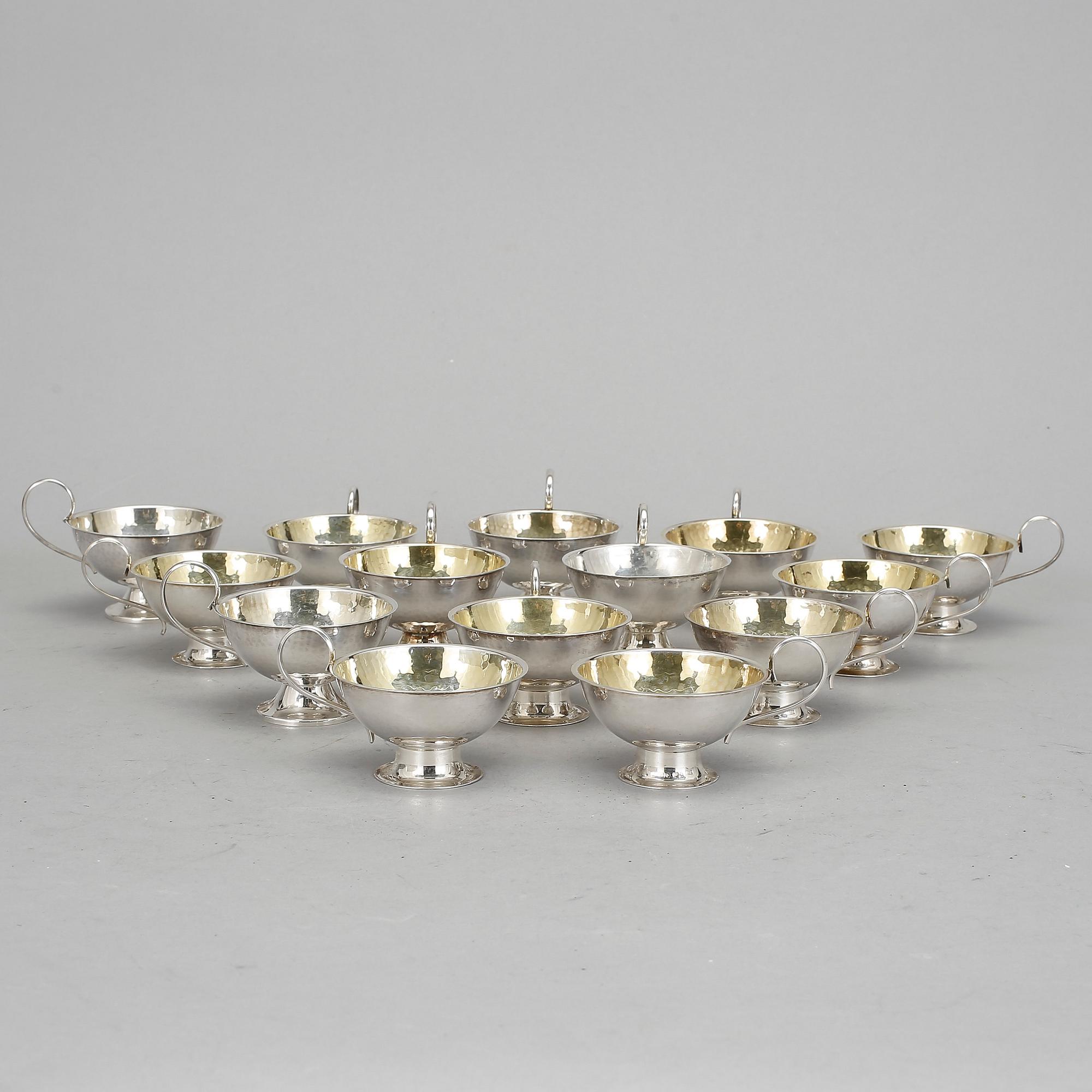 PUNSCHKOPPAR, 14 st. Silver, K & EC, Göteborg och GAB, Stockholm, bl a 1965. Vikt ca 489 gram.