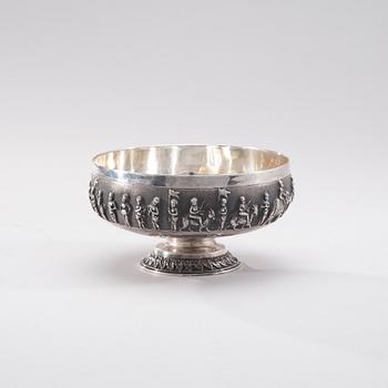 SKÅL, silver, troligen Indian, bär finska kontrollstämplar Helsingfors 1971. Vikt ca 375,5 g.