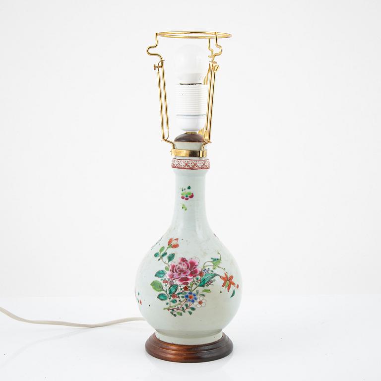 A famille rose export porcelain vase, turned into a table lamp, Qing dynasty, Qianlong (1736-95).
