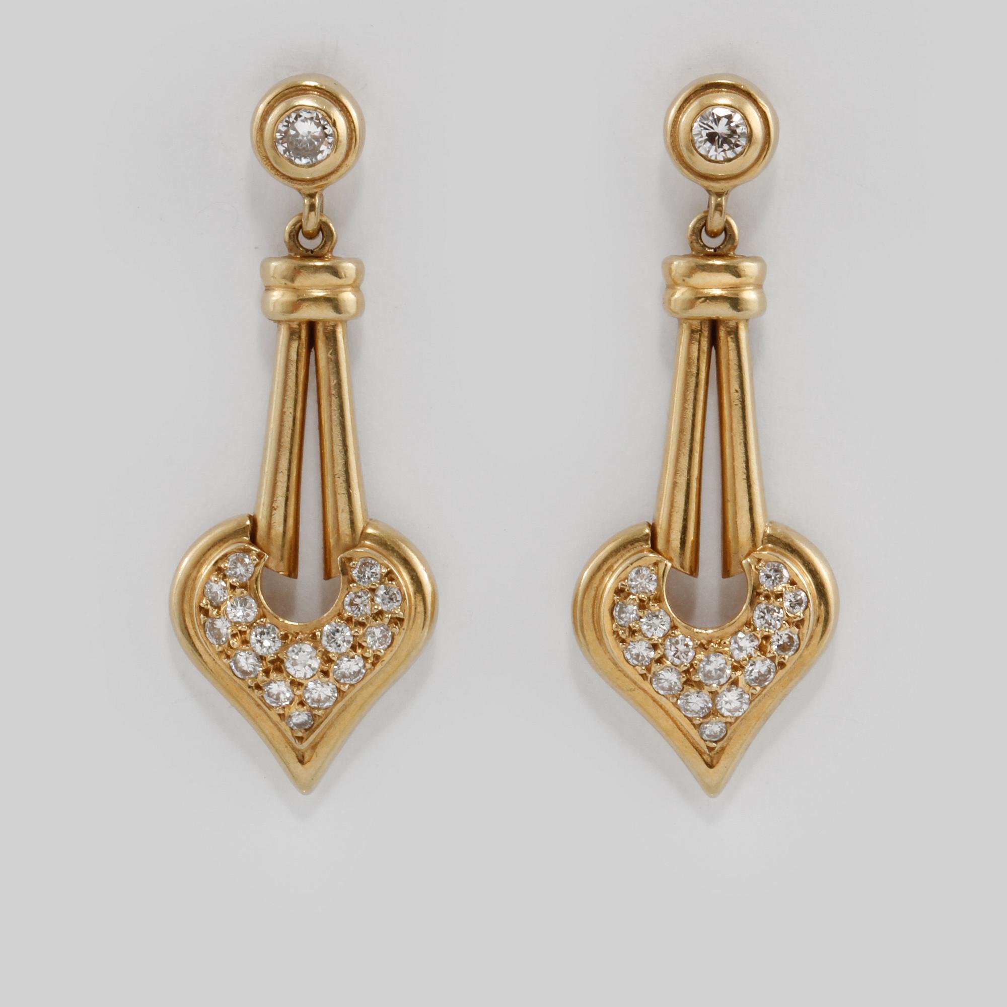 ÖRHÄNGEN, 18K guld med briljantslipade diamanter ca 0.40 ct. Vikt 9,9 gram.