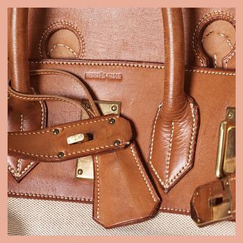 VÄSKA, "Haut à Courroies", Hermès.