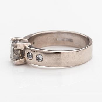 Ring, 14K vitguld, diamanter ca 1.49 ct tot. Jan Böckerman, Helsingfors 2018.