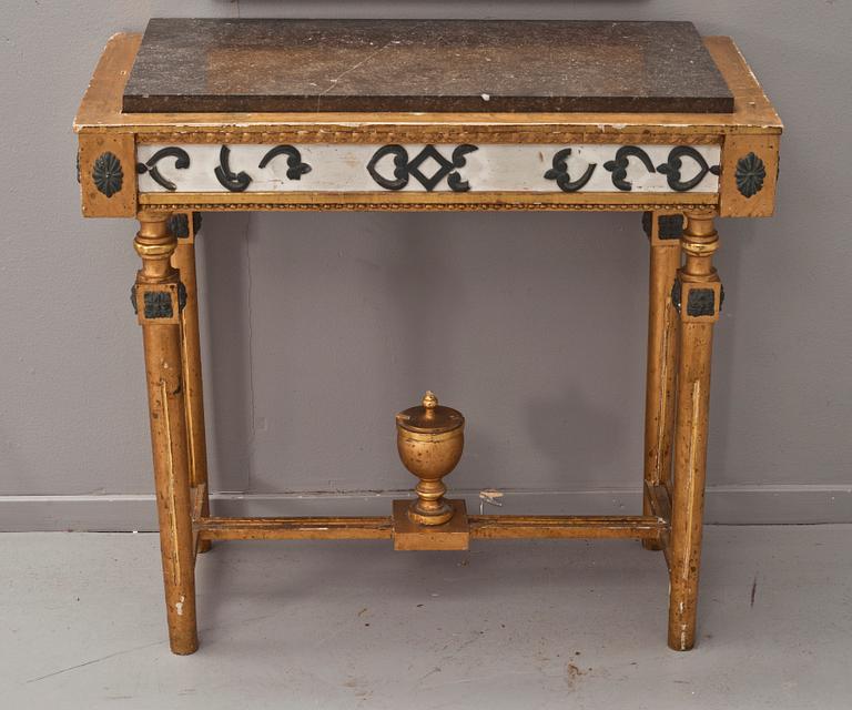 SPEGEL med KONSOLBORD. Sengustaviansk stil, 1900-talets början.