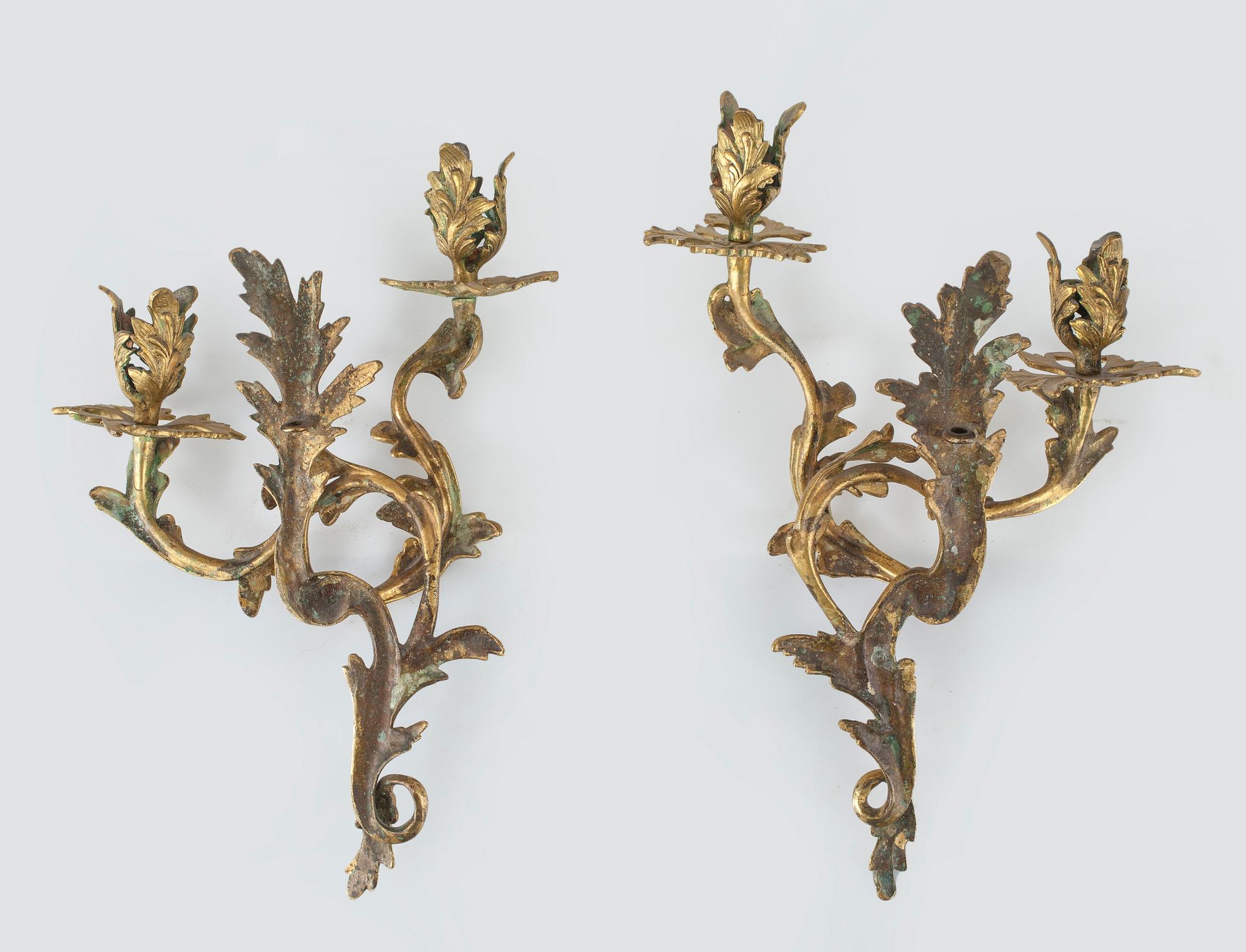 VÄGGLAMPETTER ett par, Rokokostil, 1900-talets första hälft.