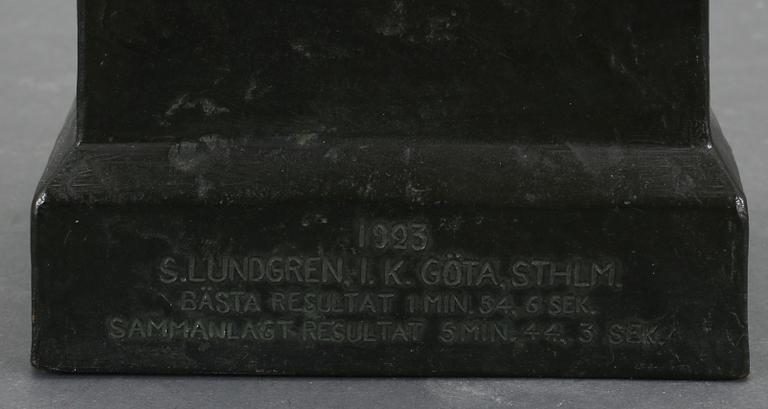 ALFRED OHLSON, skulptur, brons, signerad och daterad 1916, gjutarmärkt Herman Bergman Fud.