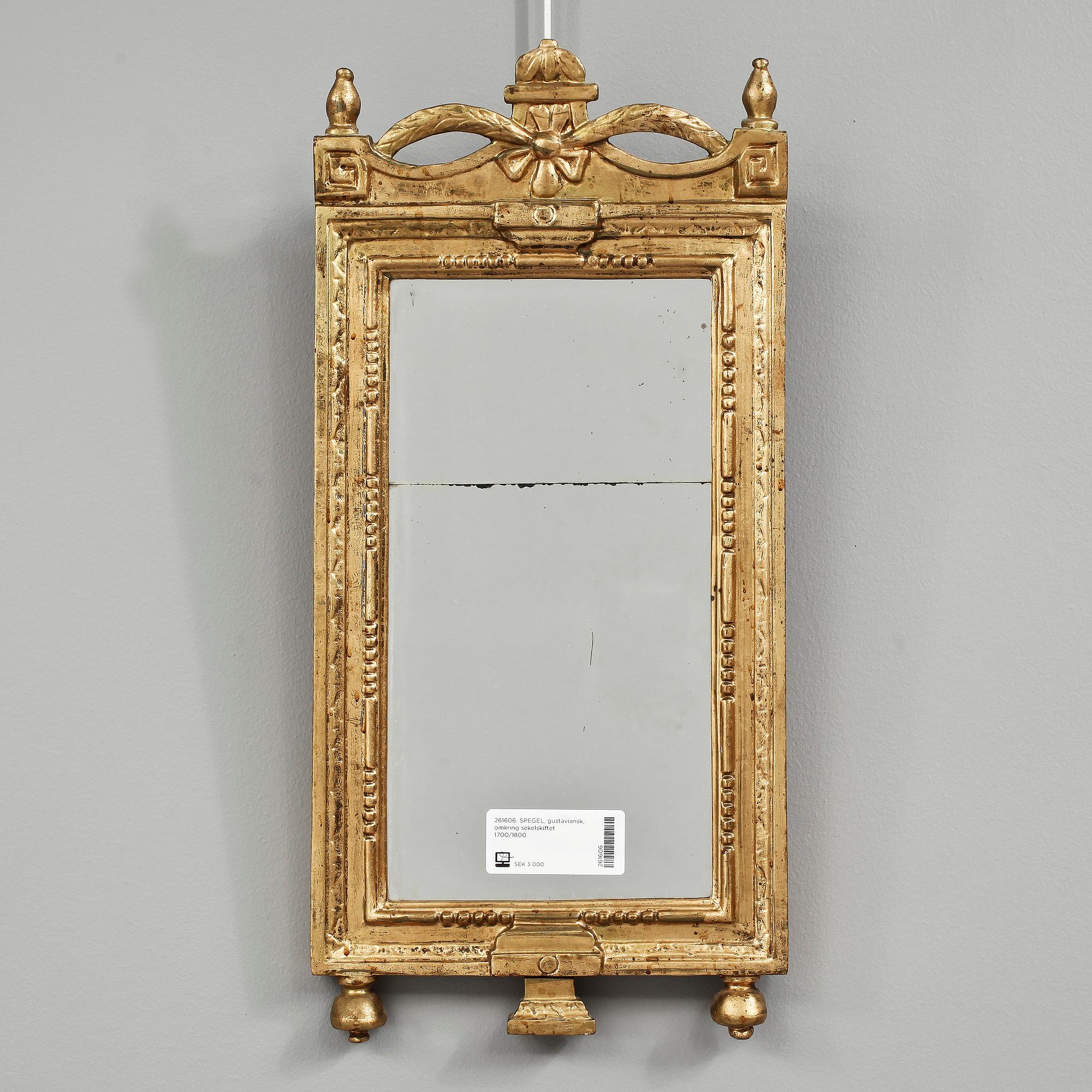 SPEGEL, gustaviansk, omkring sekelskiftet 1800.