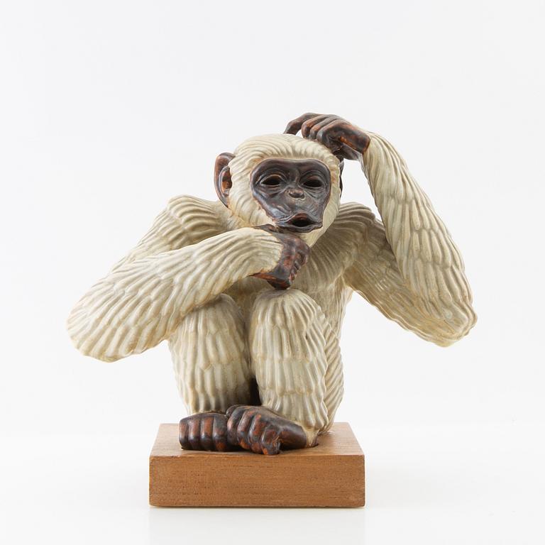 Gunnar Nylund, sculpture  Sitting Monkey.