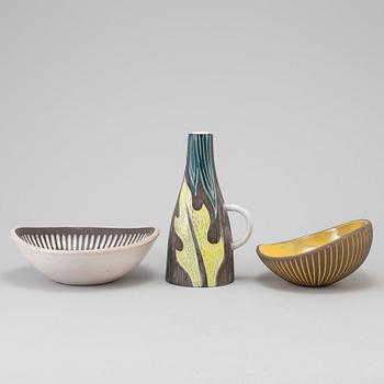 INGRID ATTERBERG, MARI SIMMULSON OCH HJÖRDIS OLDFORS, Upsala Ekeby, vas och två skålar, lergods, 1950-tal.