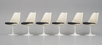 Eero Saarinen, a "Tulip", dining table and 6 chairs, Knoll International, 1960-70's.