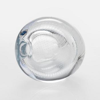 Gunnel Nyman, A glass vase, signed Gunnel Nyman Nuutajärvi 1947/1987.