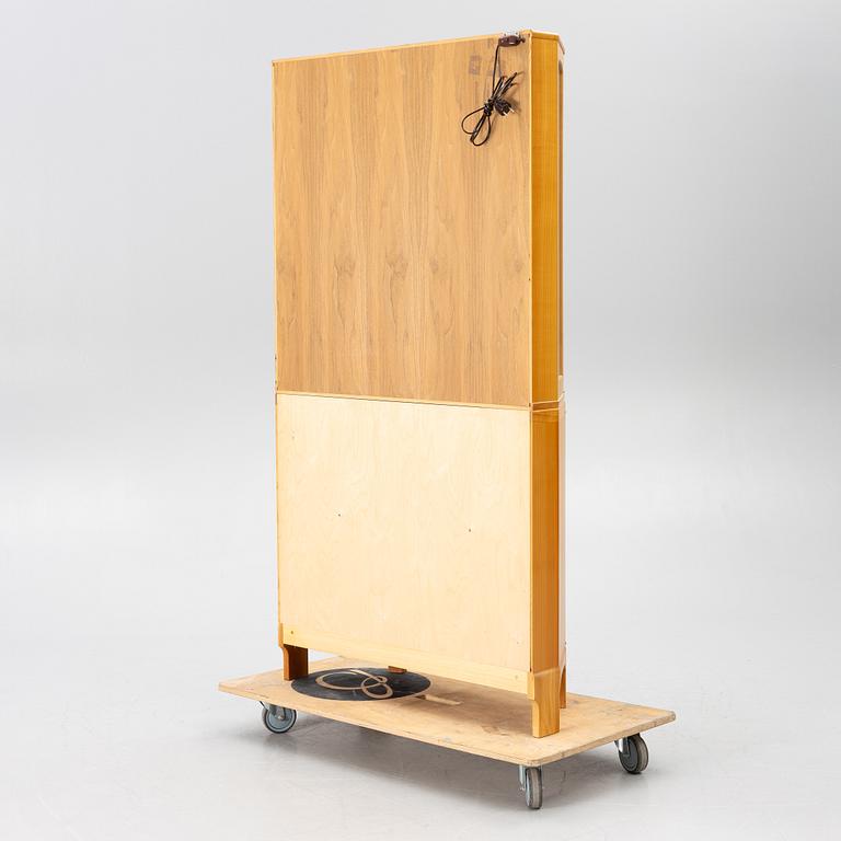 Carl Malmsten, Display cabinet, "Undantaget".