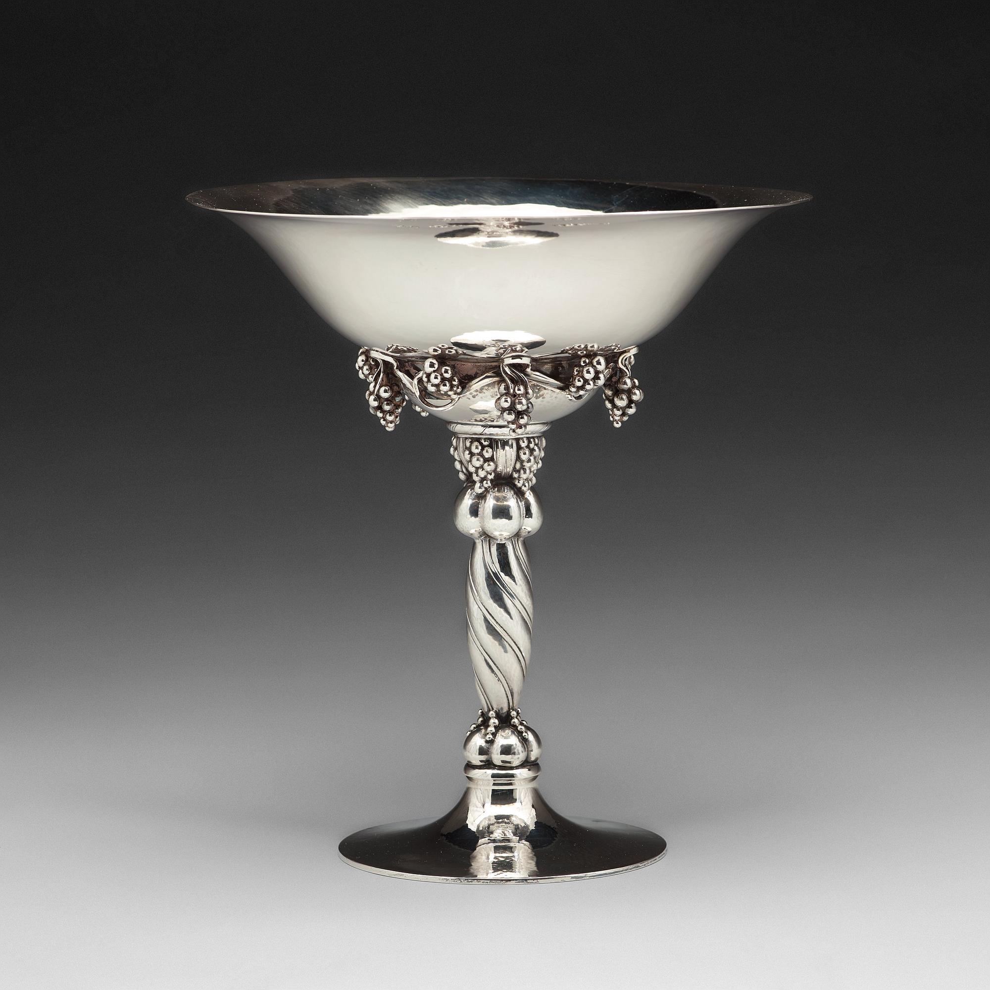 Georg Jensen, A Georg Jensen sterling bowl, Copenhagen 1925-32, design nr 264 A.