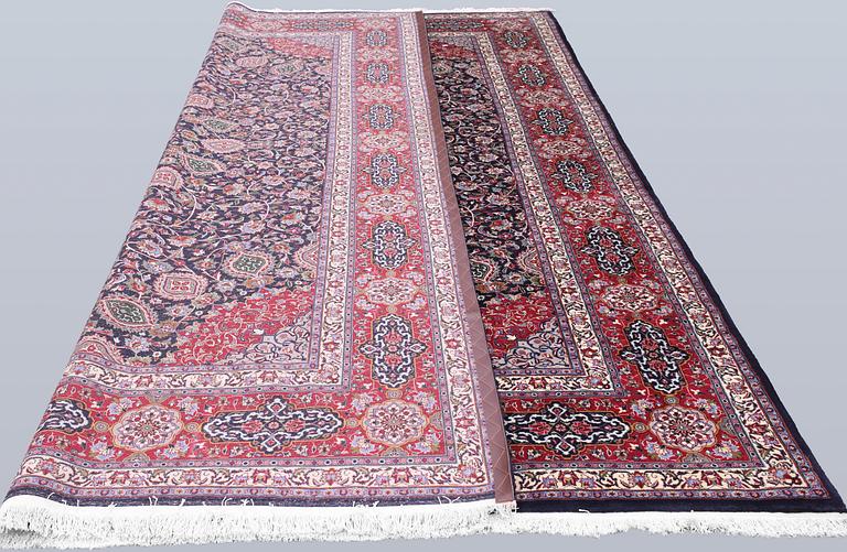 A Kashmar carpet, approx. 406 x 300 cm.