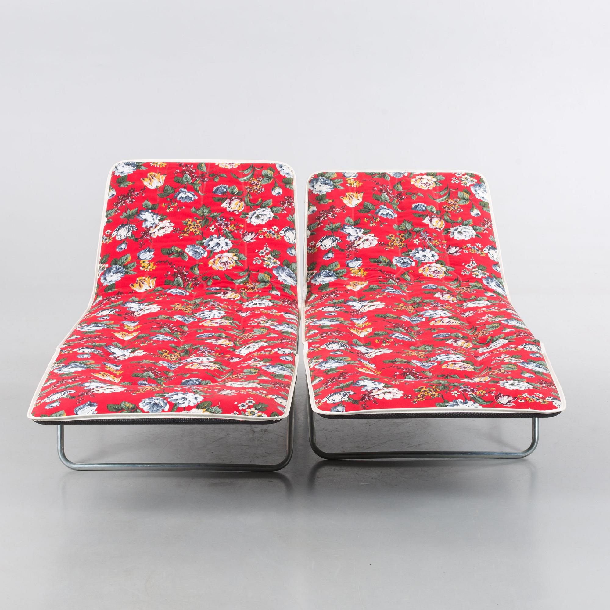 SOLSÄNGAR, ett par. Kurz. 1960/70-tal.