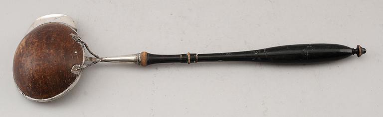 SOPPSLEV, kokosnöt och sannolikt silver, I. Hansson, 1800-tal.