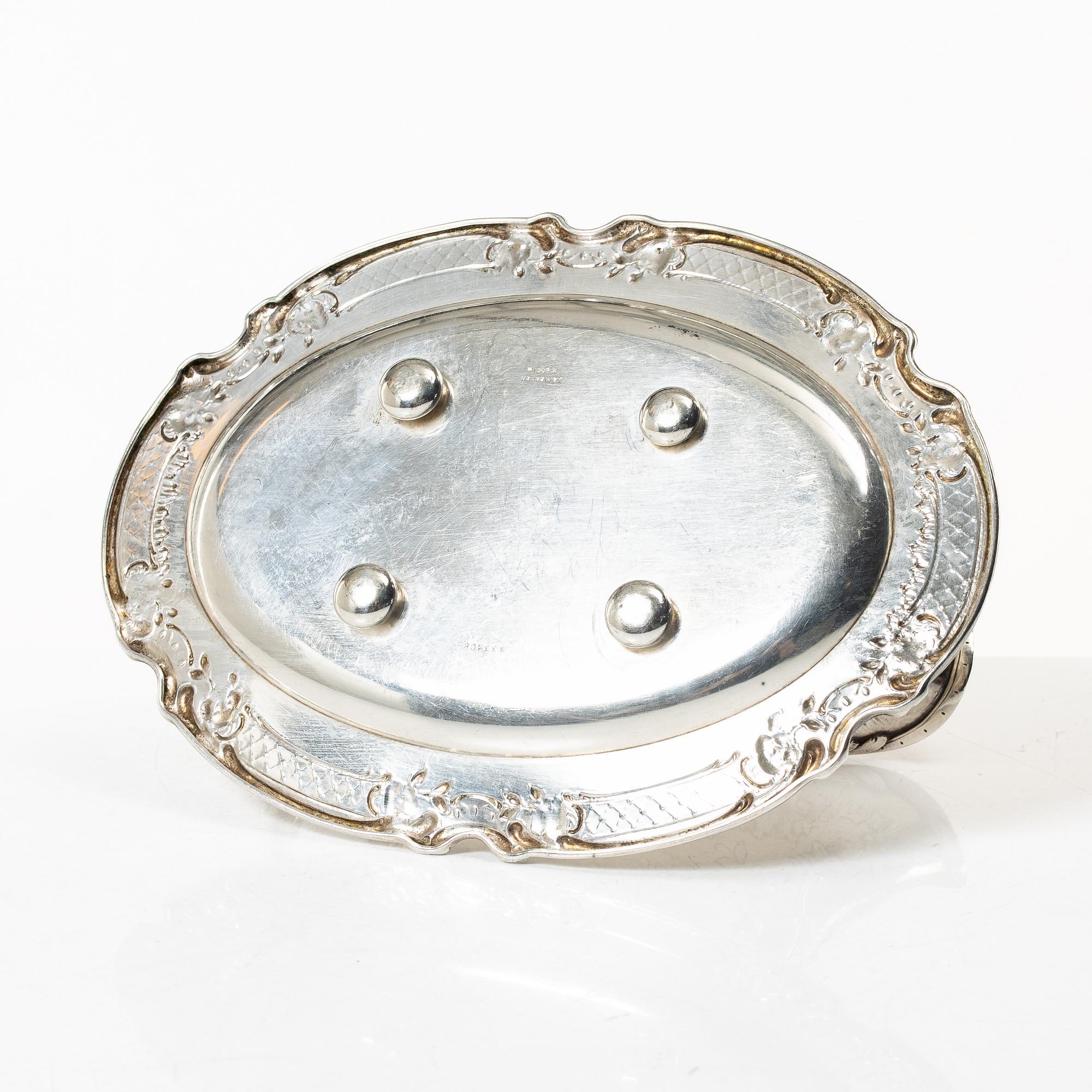 J.H Werner, sauce boat on tray, silver, Rococo style, Germany early 20th century.