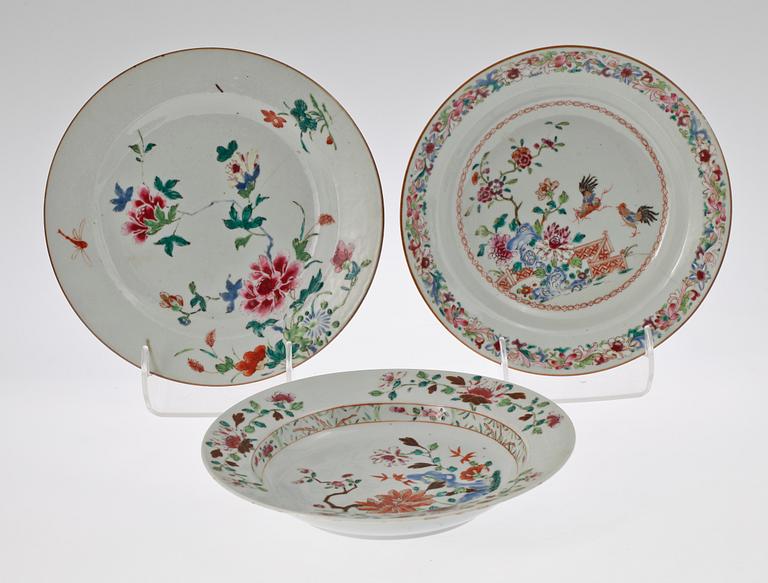 TALLRIKAR, 3 st, SKÅL samt SKÅLFAT, 4 st, porslin. Kina, bl a 1700-tal.