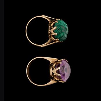 RINGAR, 2 st, 18k guld samt malakit och ametist. Total vikt ca 17,6 gram.