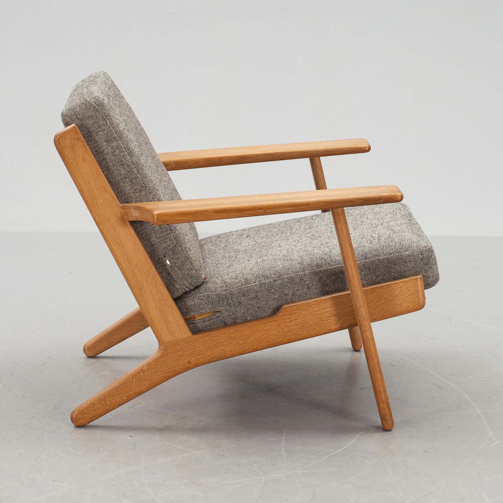 FÅTÖLJ, "GE 290", Hans J Wegner, Getama, Danmark, 1900-talets andra hälft. Säljes till förmån för "Läkare utan gränser".