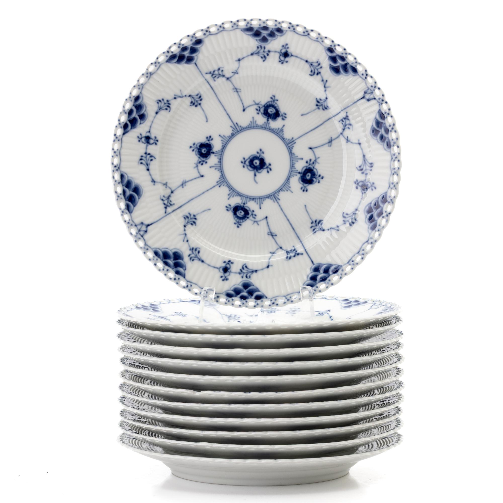 Royal Copenhagen, assietter, 12 st, porslin, "Musselmalet helblonde", Danmark.