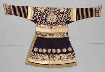 ROCK, siden. Längd 131 cm. Kina 1900-talets förra hälft.