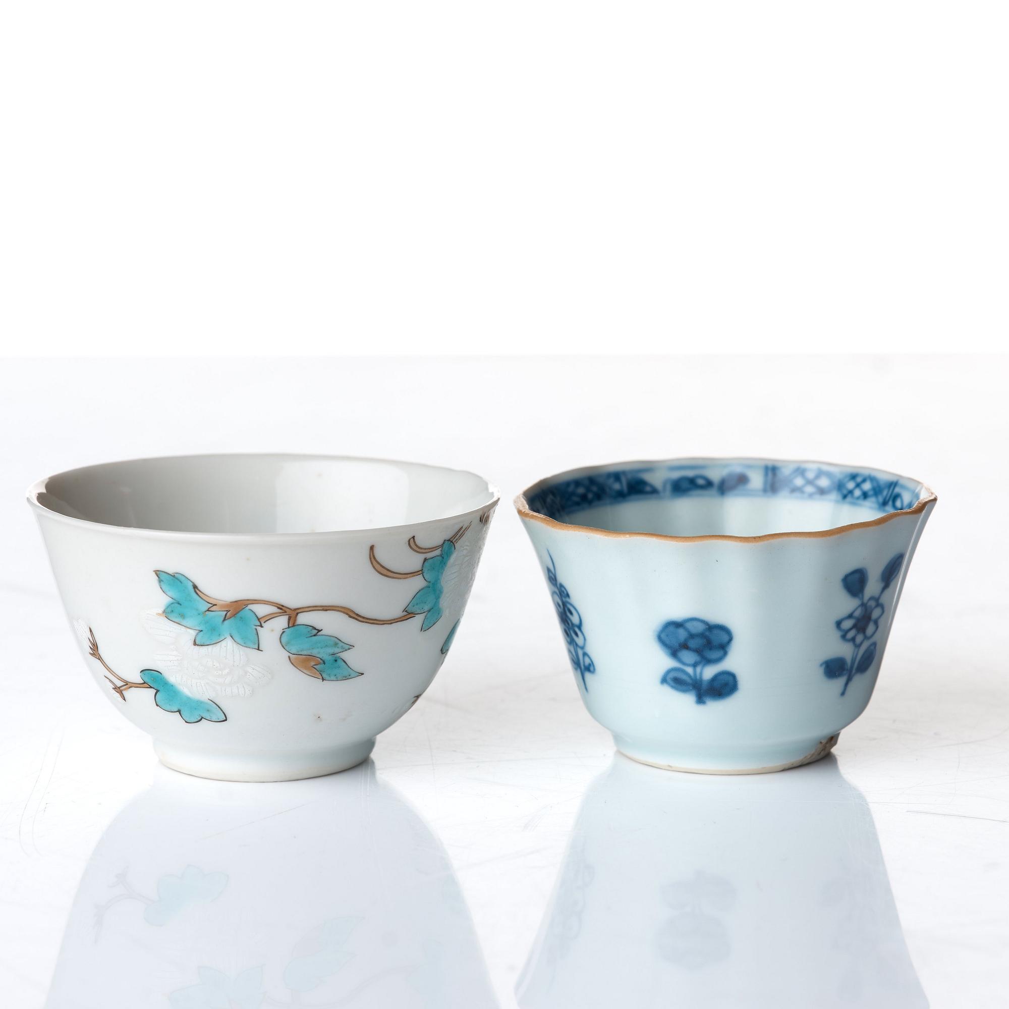 Koppar med fat, åtta stycken (4+4), porslin. Qingdynastin, 1700-tal.