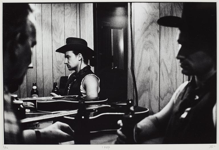 Anton Corbijn, "22:U2", 1982-2003.