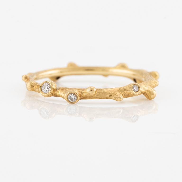 Ole Lynggaard, ring, "Nature", 18K gold with brilliant-cut diamonds.