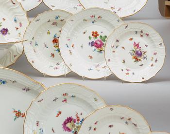 SERVIS, 98 delar, porslin. Meissen sekelskifte 1900.