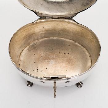 Gustaf Folcker, A silver sugar box, Stockholm 1818.