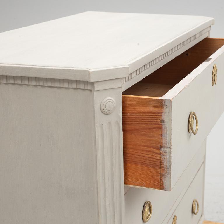 Chest of drawers, Gustavian style, 20th century.