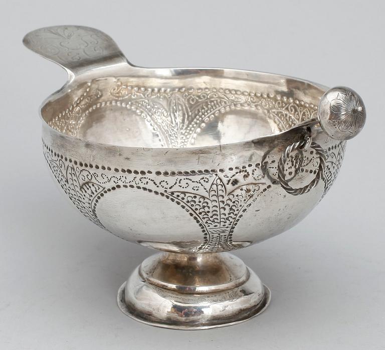 KÅSA, silver, dat 1819, med otydlig stämpel. Tot vikt 66 gram.