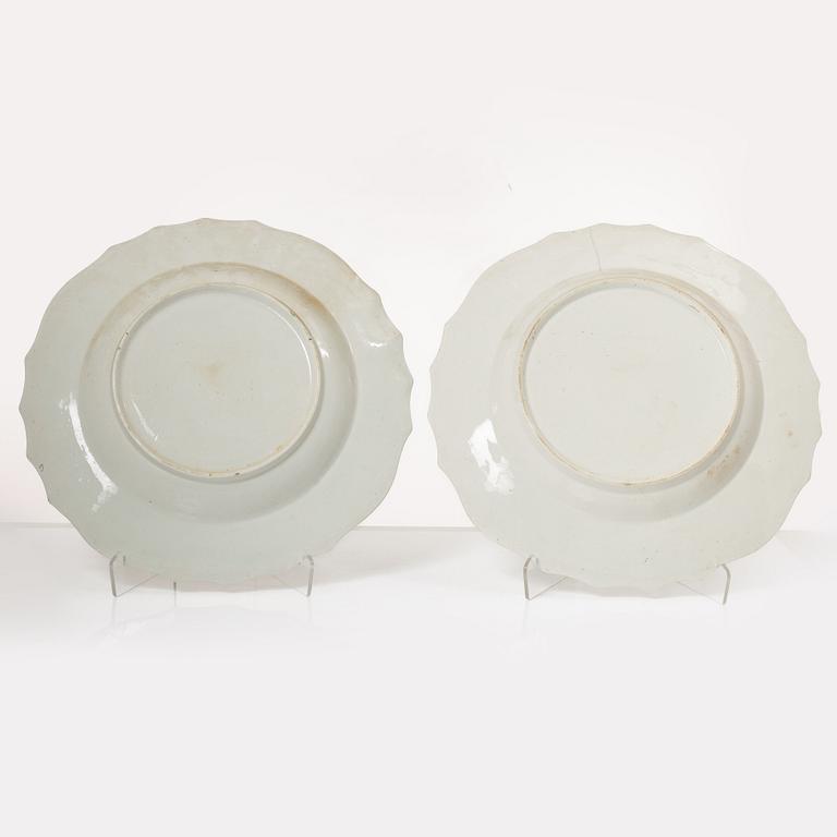 A pair of large serving dishes, unmarked, 19th century.