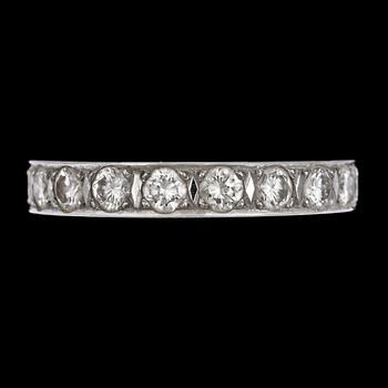 1194. RING, sk eternity ring, briljantslipade diamanter, tot. ca 2.50 ct.