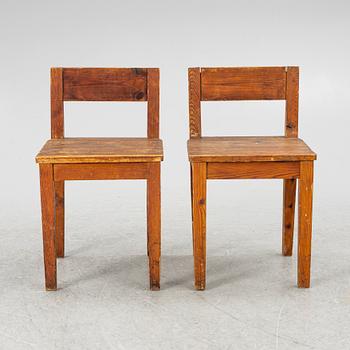 Stolar, ett par, sportstugemodell, 1900-talets mitt.