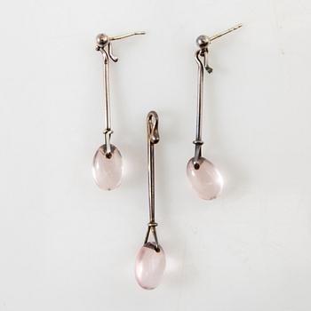Vivianna Torun Bülow-Hübe, örhängen, ett par, samt hänge, silver med kvartz, för Georg Jensen.