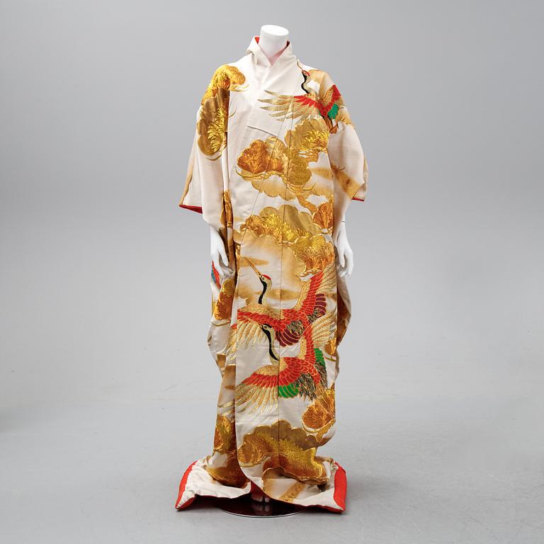 A Japanese silk Kimono, 20th Century.