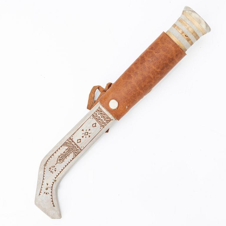 Per Henrik Simma, half-horn knife, signed.