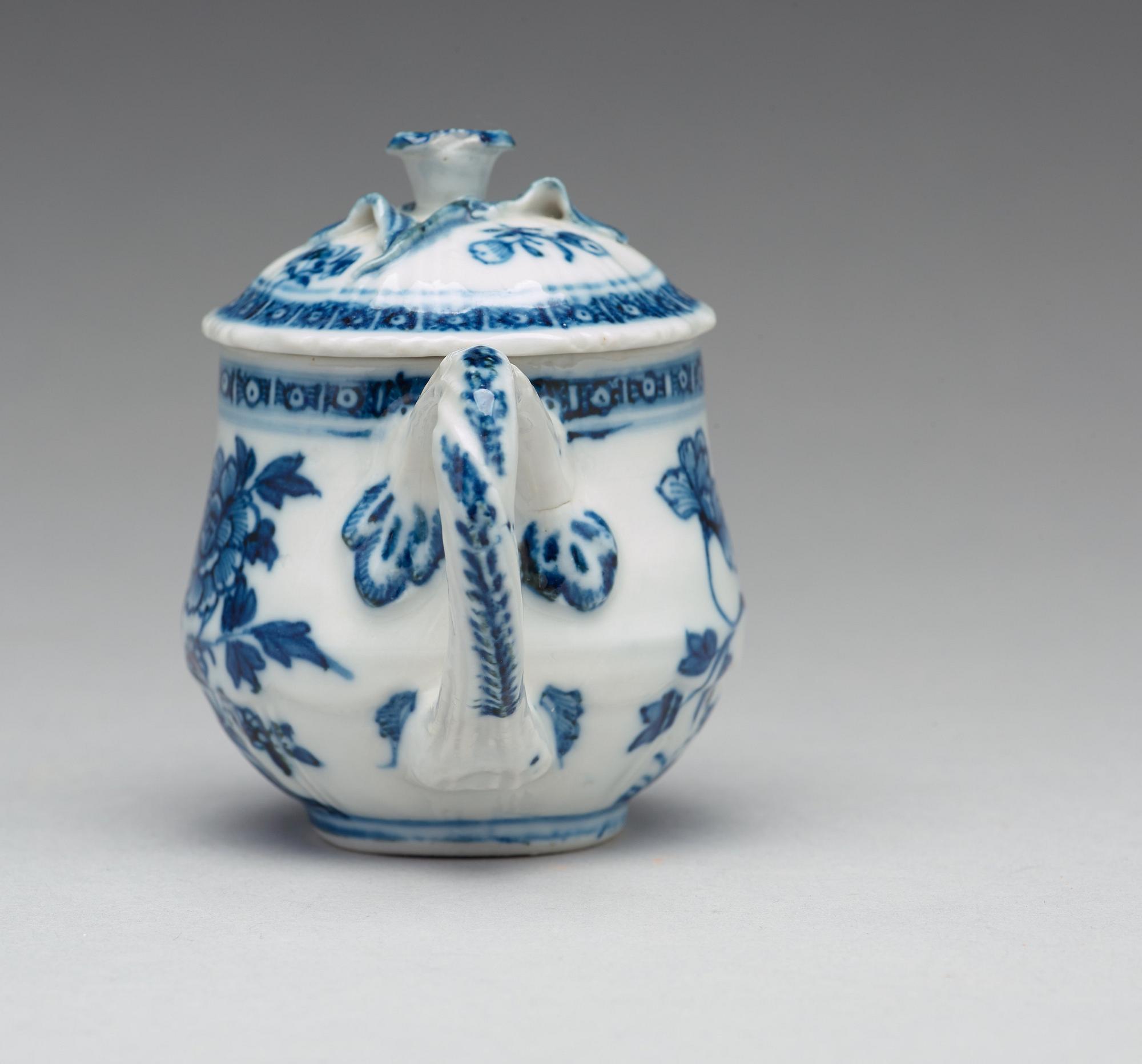 CREMEKOPPAR med LOCK, sex stycken, kompaniporslin. Qing dynastin, Qianlong (1736-95).