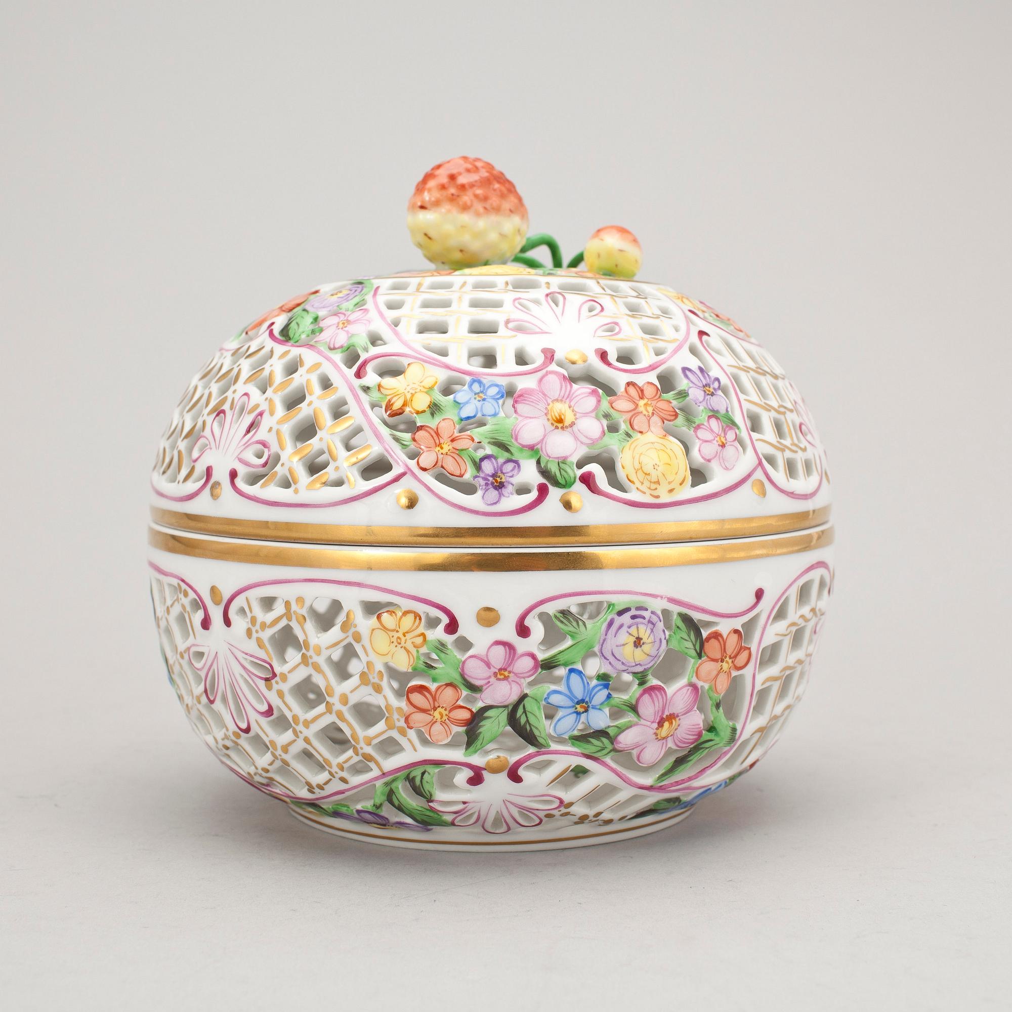 GALLERSKÅL, porslin Herend, Ungern, 1900-tal.