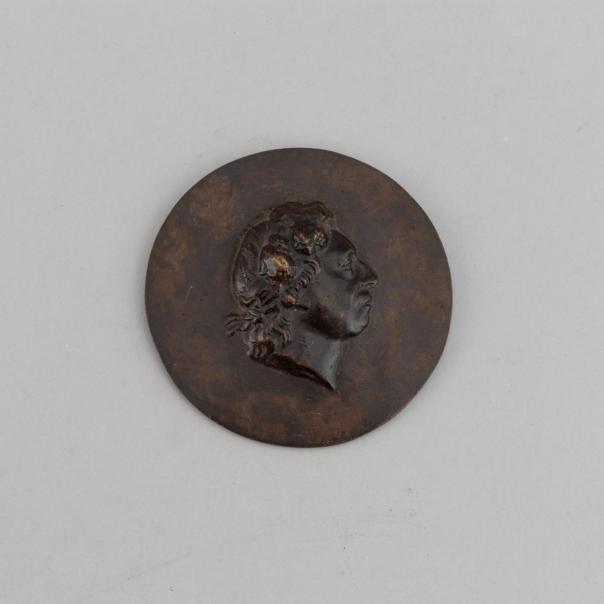 Three Bronze Plaquettes. Diameter 15 cm, 9,5 cm och 7 cm.