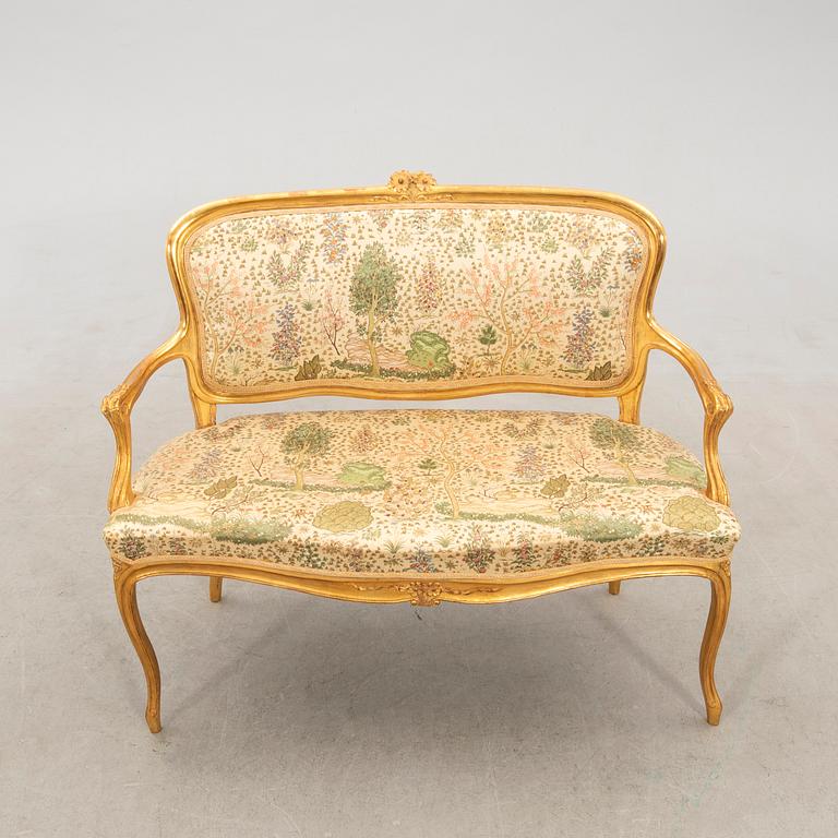 Soffa samt fåtölj Louis XV-stil 1900-talets första hälft.