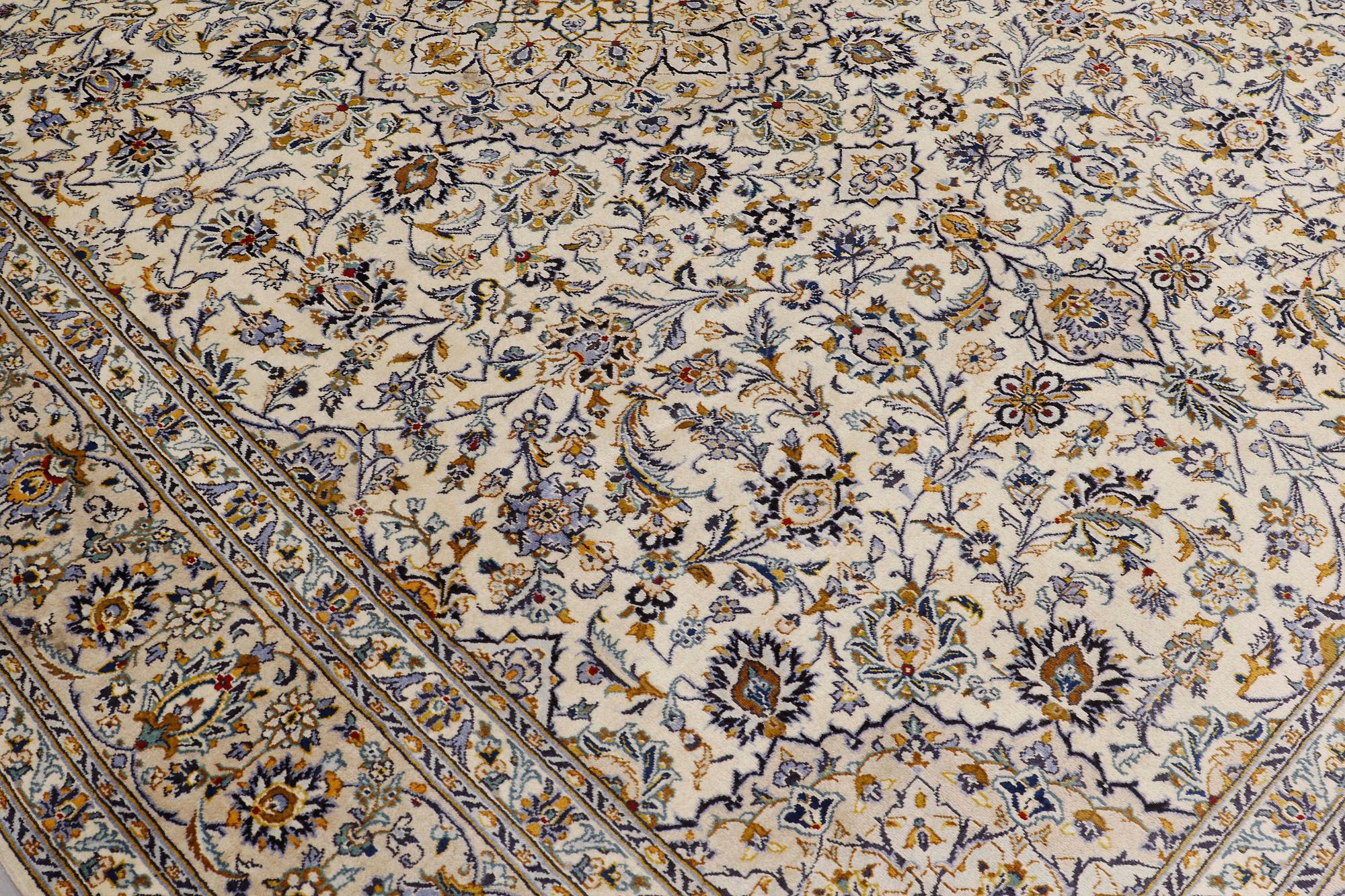 A carpet, Kashan, ca 400 x 288 cm.