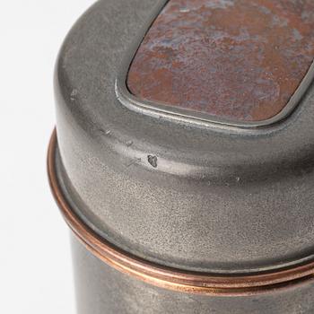 Estrid Ericson, burk med lock, Firma Svenskt Tenn, Stockholm, 1957.