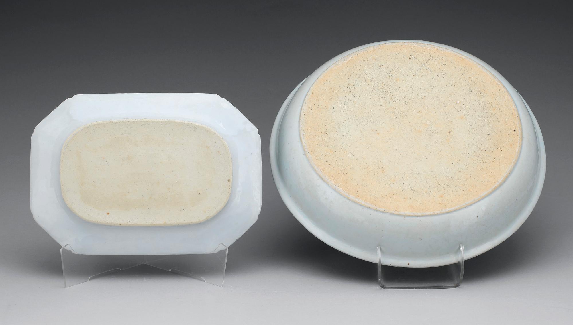 SKÅLFAT SAMT STEKFAT, porslin, Kina, 1700/1800-tal.